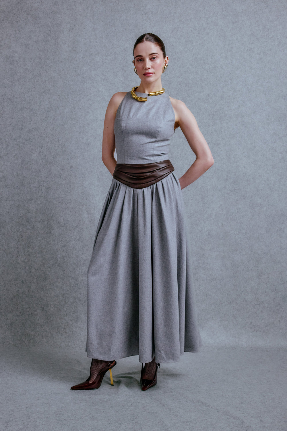 Sleeveless wool midi dress