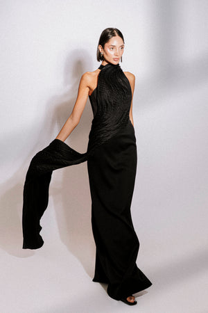 High neck sleeveless satin silk with wave